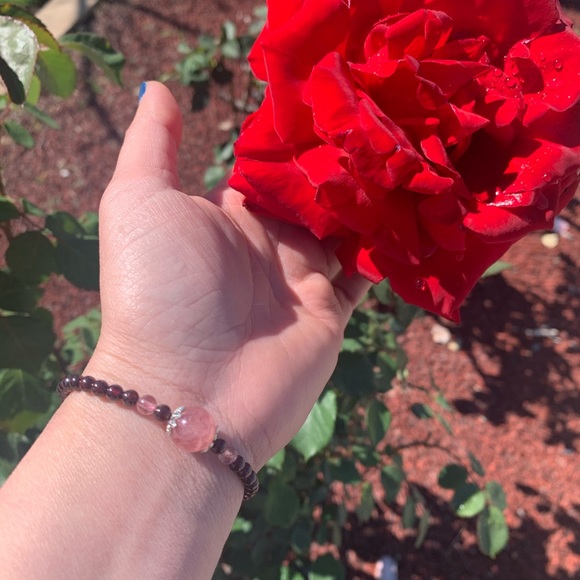 Crystal Bracelet - Garnet and Strawberry Quartz - Picture 4 of 5